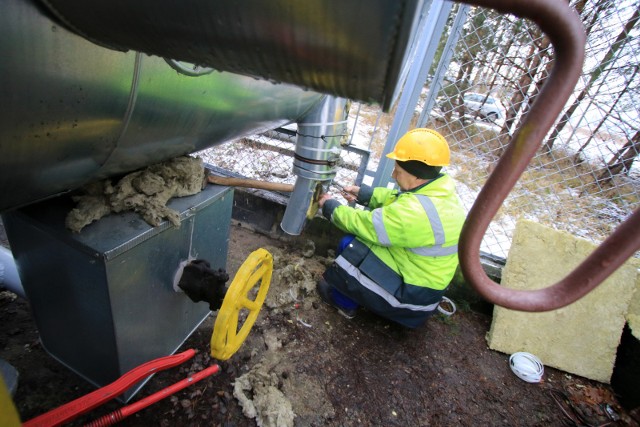 Bydgoskie Centrum Zarządzania Kryzysowego poinformowało, że w czwartek (26 marca) w części Bydgoszczy wstrzymana zostanie dostawa energii cieplnej. Utrudnienia spowodowane są przebudową sieci ciepłowniczej i potrwają od godz. 9:00 aż do wieczora.Na kolejnych slajdach przedstawiamy listę ulic, na których wystąpią dzisiaj utrudnienia z dostawą energii cieplnej >>>