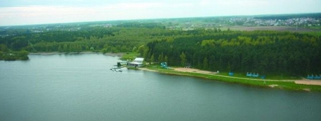 Najpierw mecz piłki plażowej, potem ciepły prysznic, a na koniec piknik na wyspie - takie przyjemności czekają na białostoczan, którzy wybiorą się w tym sezonie na plażę w Dojlidach.