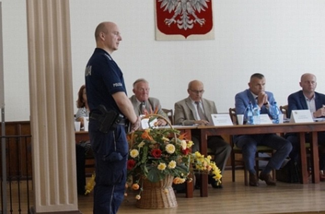 W ostatni piątek po raz drugi w tej kadencji podczas sesji Rady Powiatu w Grójcu interweniowała policja. Według starosty Marka Ścisłowskiego, radni opozycji zakłócali obrady.