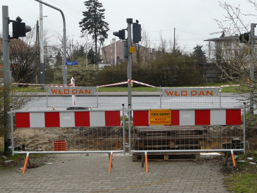 Pabianice. Prace na pętli przy ul. Wiejskiej. Tak zmienia się krańcówka tramwajowa ZDJĘCIA