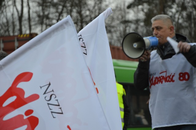 Przed siedzibą Adient Poland w Świebodzinie odbył się protest.