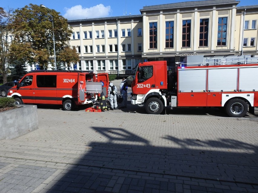 Akcja strażaków przed Sądem Okręgowym w Białymstoku...