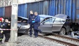 Tragedia na przejeździe kolejowym w Nowej Soli. Auto wjechało pod pociąg