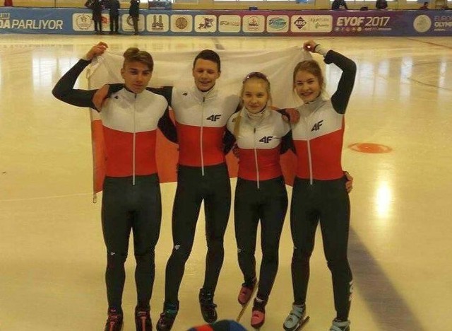 Mieszana sztafeta z Krystianem Giszką w składzie zdobyła srebrny medal.