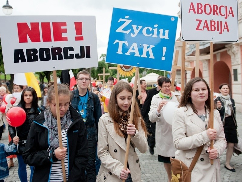 W Przemyślu przeszedł Marsz dla Życia i Rodziny [ZDJĘCIA, WIDEO]