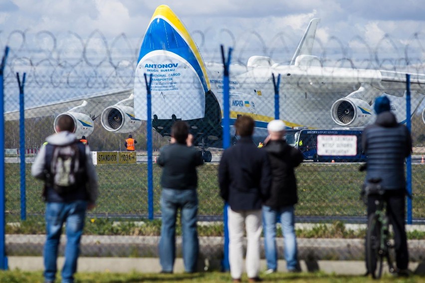 Dziś na lotnisku w Jasionce wyląduje największy transportowy samolot na świecie - Antonow An-225 Mrija