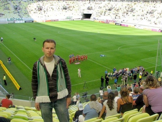 Ksiądz Panek na meczu otwarcia PGE  Areny w 2011 roku, gdy Lechia grała z Cracovią.