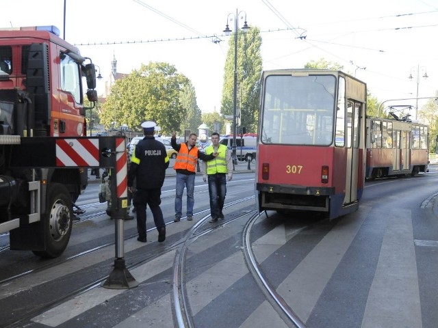 Wykoleiły się tramwaje na rogu ul. Gdańskiej i Focha w Bydgoszcz