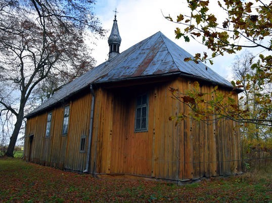 Do Podlaskiego Muzeum Kultury Ludowej trafi drewniany kościół z Seroczyna (zdjęcia)