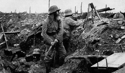 Niemieccy żołnierze w okopach pod Verdun FOT. ARCHIWUM