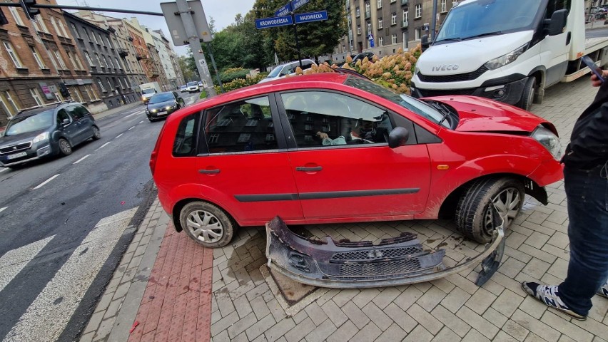 Kraków. Zderzenie pojazdów na alei Słowackiego