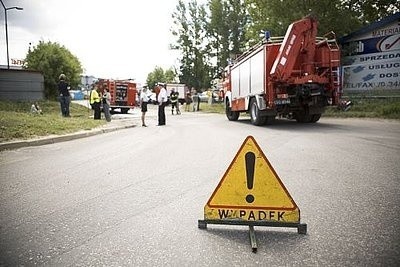 Wypadek w Orzeszu. Dachował ford transit