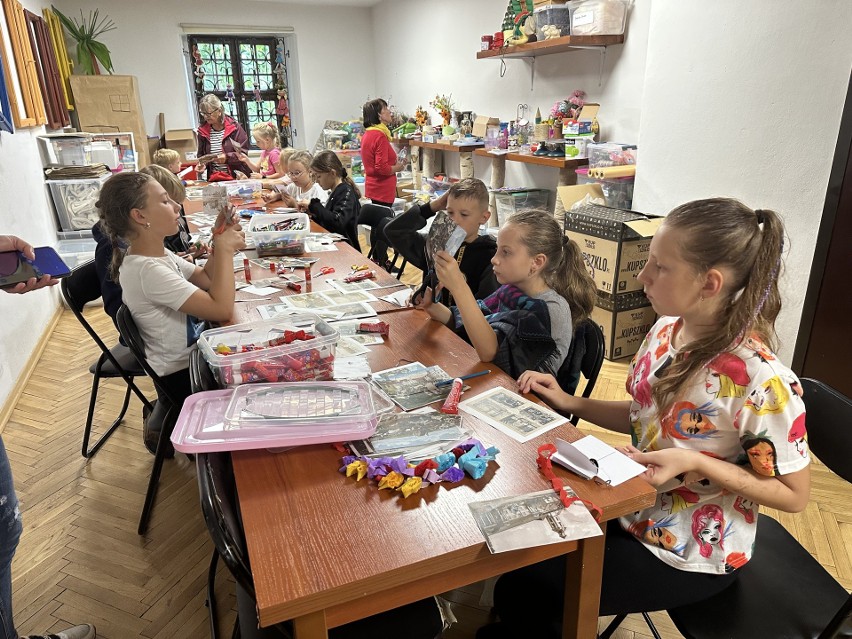 W Muzeum Pogranicza Śląsko - Łużyckiego dzieci robią m.in....