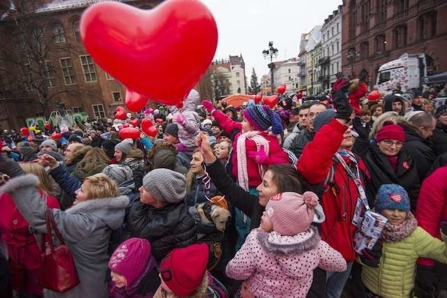 Tak wyglądały przygotowania do orkiestrowej „Ściskawy”. W wielkim sercu zmieściło się 781 osób. To rekord