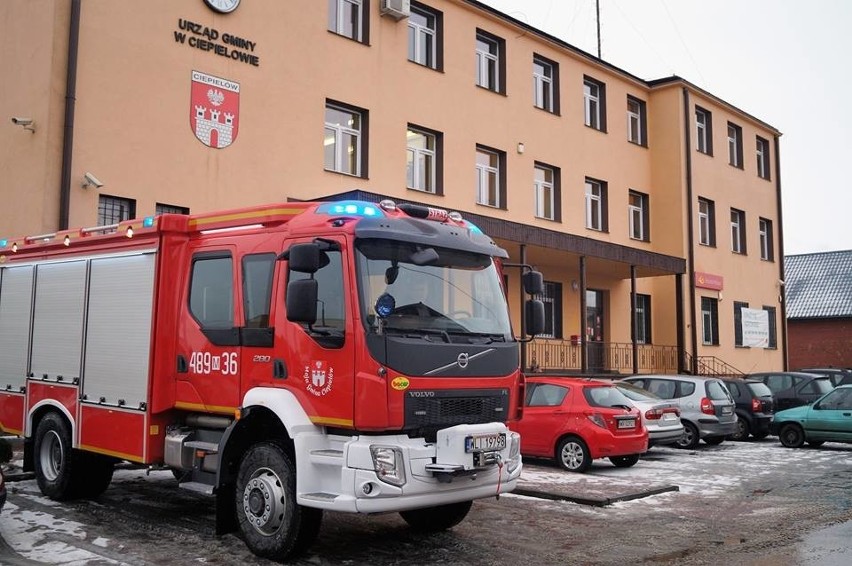 Prezentacja nowego samochodu ratowniczo – gaśniczego przed...