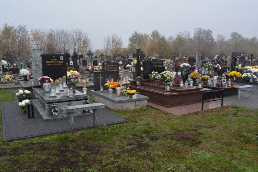 Płoniawy-Bramura. Cmentarz we Wszystkich Świętych. 1.11.2022