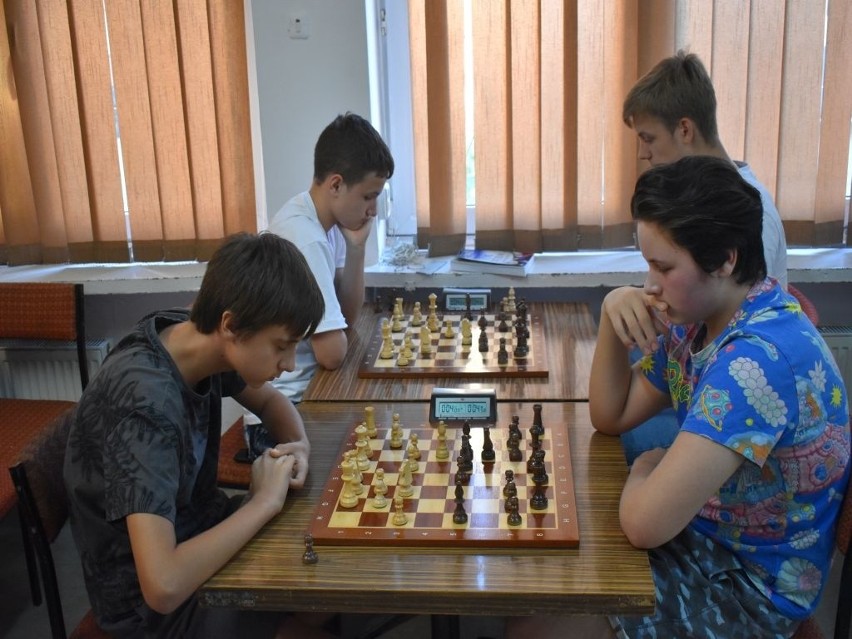Triumfatorzy i uczestnicy radomskiego turnieju szachowego
