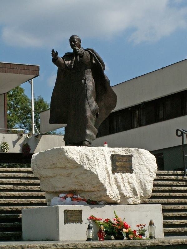 Najgorsze pomniki Jana Pawła II