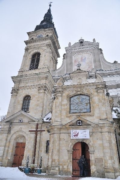 Klasztor Ojców Dominikanów w Tarnobrzegu po 30 latach czeka na remont.