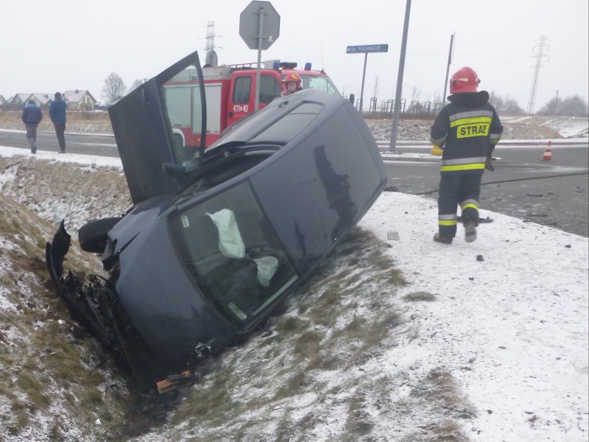 Kierowca volkswagena ranny w wypadku w Jastrzębiu ZDJĘCIA