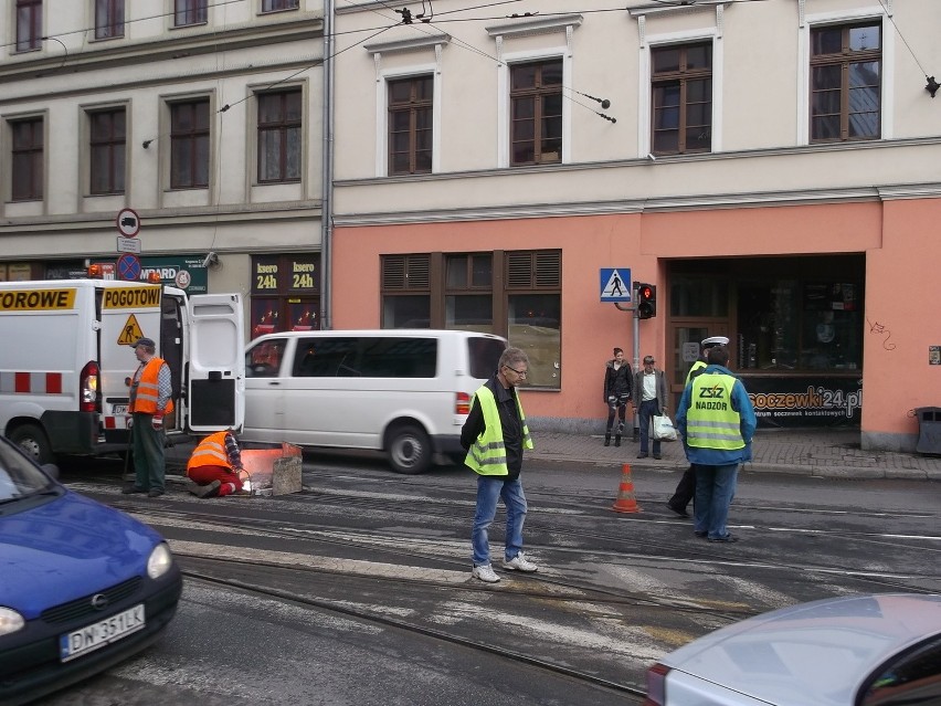 Awaria zwrotnicy przy Krupniczej. Sześć linii jeździło objazdami (ZDJĘCIA)