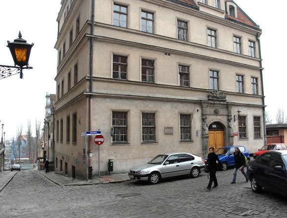 Budynek przy ul. Grodzkiej 50 ma wejść w skład bazy Akademii Sztuki. Działająca tu obecnie filia poznańskiej Akademii Muzycznej prawdopodobnie nie będzie chciała go oddać.