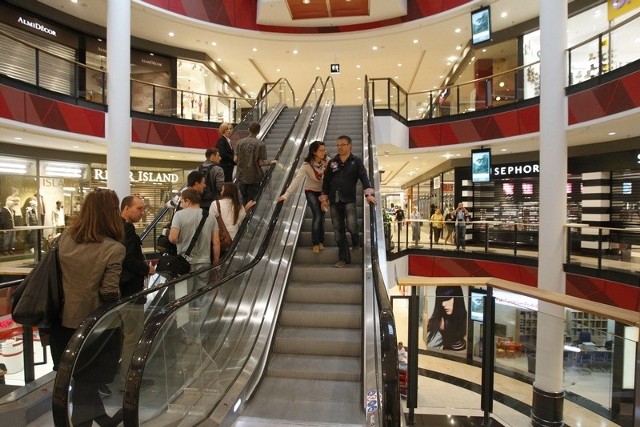 Ruchome schody w galerii handlowej Kaskada w Szczecinie.