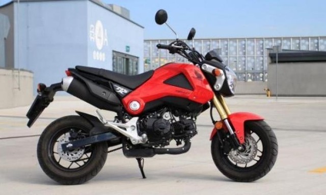 Honda MSX125 ccm - takim motocyklem można jeździć posiadając prawo jazdy kat. B od co najmniej trzech lat