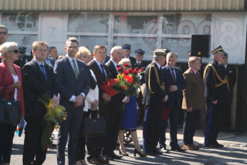 Święto dąbrowskich strażaków: gratulacje, awanse, a na...