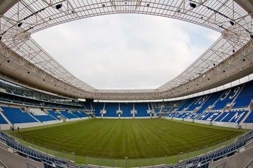 Wcześniej mówiło się, że w Szczecinie ma powstać stadion podobny do tego w Hoffenheim, który mieści dokładnie 30 164 widzów i kosztował 60 mln euro.