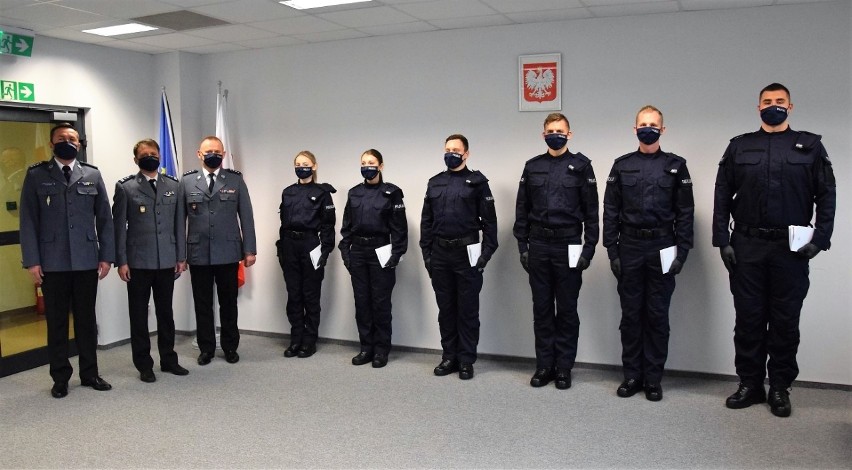 Powiat krakowski. Komenda przyjęła sześciu nowych policjantów. Złożyli ślubowanie