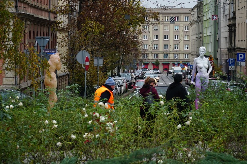 Plac Cyryla Ratajskiego jest już areną działań studentów...