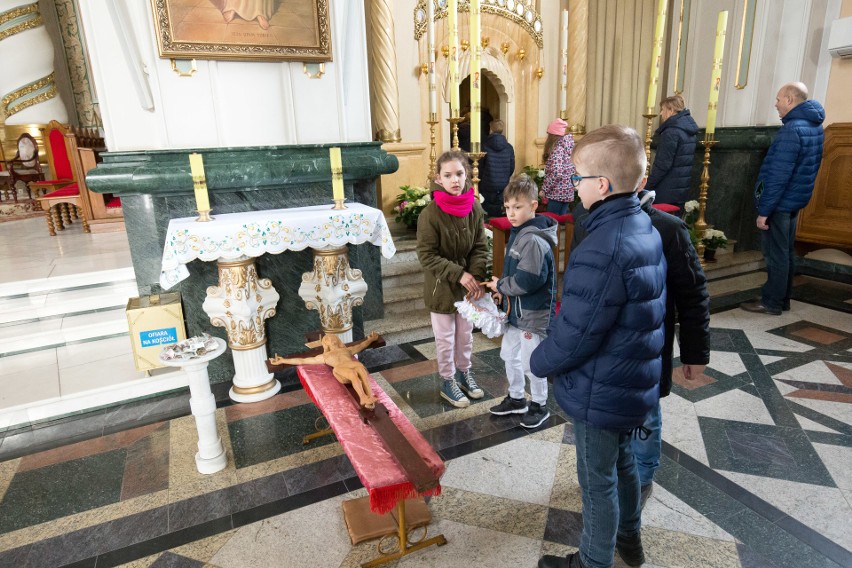 Kościół Rzymskokatolicki pw. Zmartwychwstania Pańskiego w...