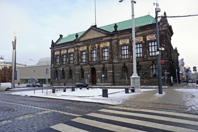 W 1904 r. znajdowało się tutaj Kaiser-Friedrich-Museum. Odzyskane przez Wielkopolan po powstaniu w 1918 r.