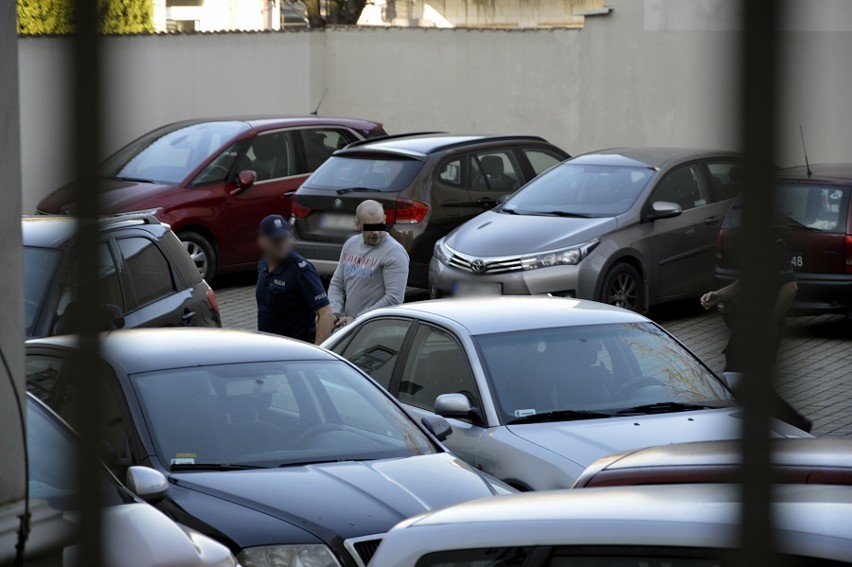 Gorlice. W sądzie rejonowym w Gorlicach ruszył proces rozbitego w ubiegłym roku gangu handlarzy narkotyków [ZDJĘCIA]