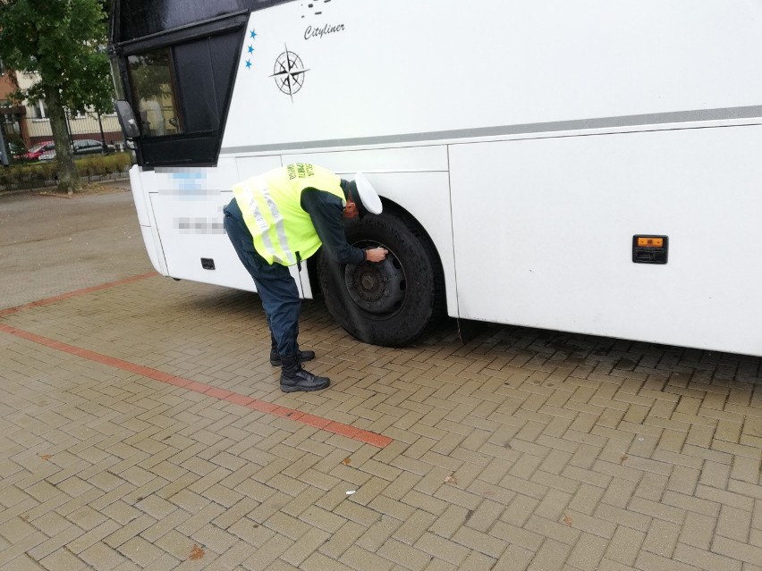Białystok. Autobus z pękniętą tarczą hamulcową woził dzieci na basen