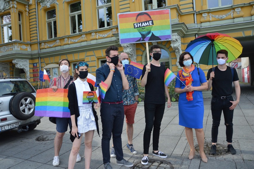 Andrzej Duda w Tomaszowie Mazowieckim. Spotkanie z mieszkańcami i protest LGBT [ZDJĘCIA, FILM]