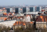Poznań: Inwestor zapewnia, że w wieżowcu Alfy na wiosnę ruszy budowa akademika na 130 mieszkań