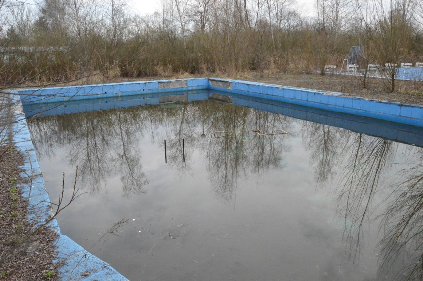 Tak wyglądał kiedyś basen w dawnym kempingu Dobek. Na...