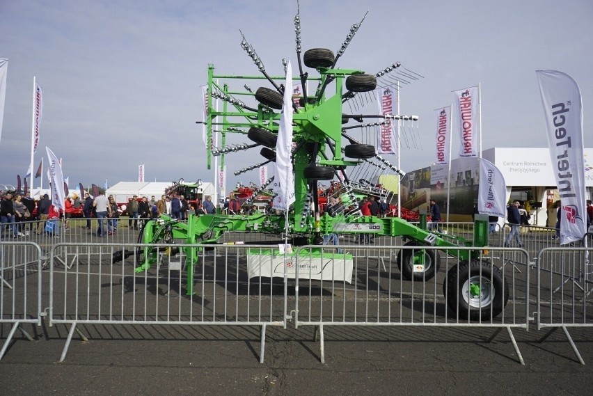 Targi Agro Show w Bednarach jak co roku przyciągają tłumy...