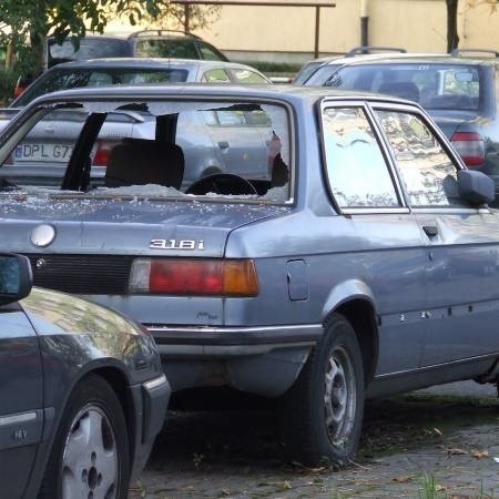 Gdzie jeszcze w Polkowicach są auta, które zajmują miejsce na parkingu?