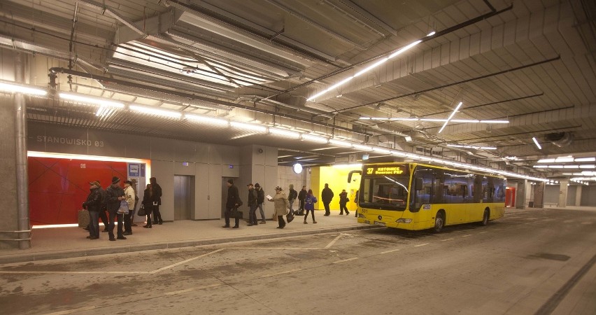 Podziemny dworzec autobusowy w Katowicach został otwarcty...