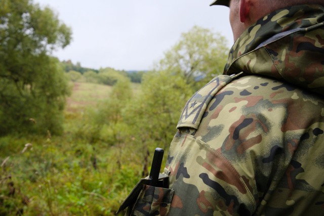 W okolicach Kwaszeniny, w powiecie bieszczadzkim, niedaleko Przemyśla, Straż Graniczna zatrzymała dwóch nielegalnych imigrantów z Azerbejdżanu.