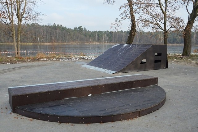Nowy skatepark powstał przy ulicy Nadrzecznej w Jedlni-Letnisku.