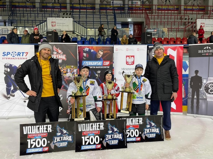 Hokeiści KS Katowice Naprzód Janów wygrali VII Turniej Mini...