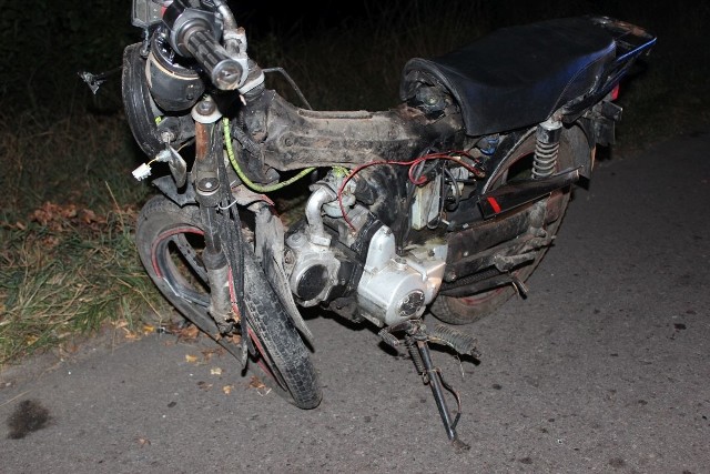 Do wypadku w miejscowości Rychnowo doszło wieczorem 9 sierpnia. Kierowca motoroweru zginął na miejscu