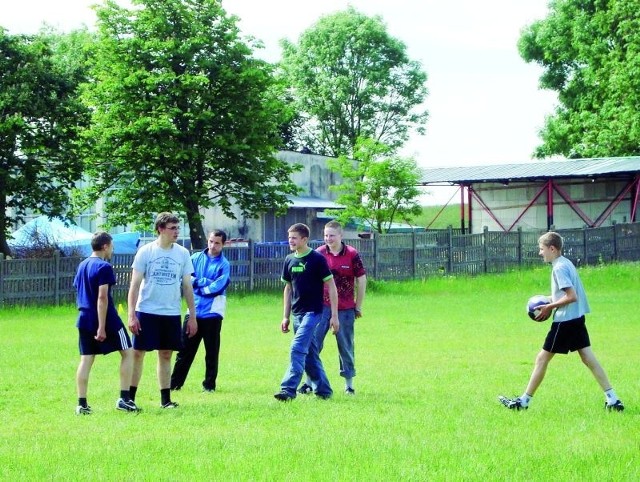 Z okazji Dnia Dziecka uczniowie gimnazjum wzięli udział w zawodach sportowych.