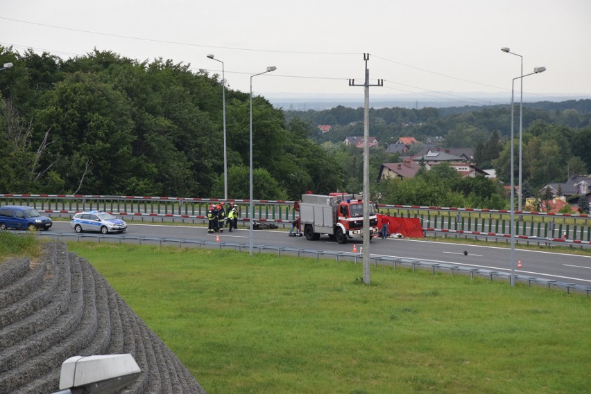 Na zakręcie drogi S1 na węźle Suchy Potok w Bielsku-Białej 4...