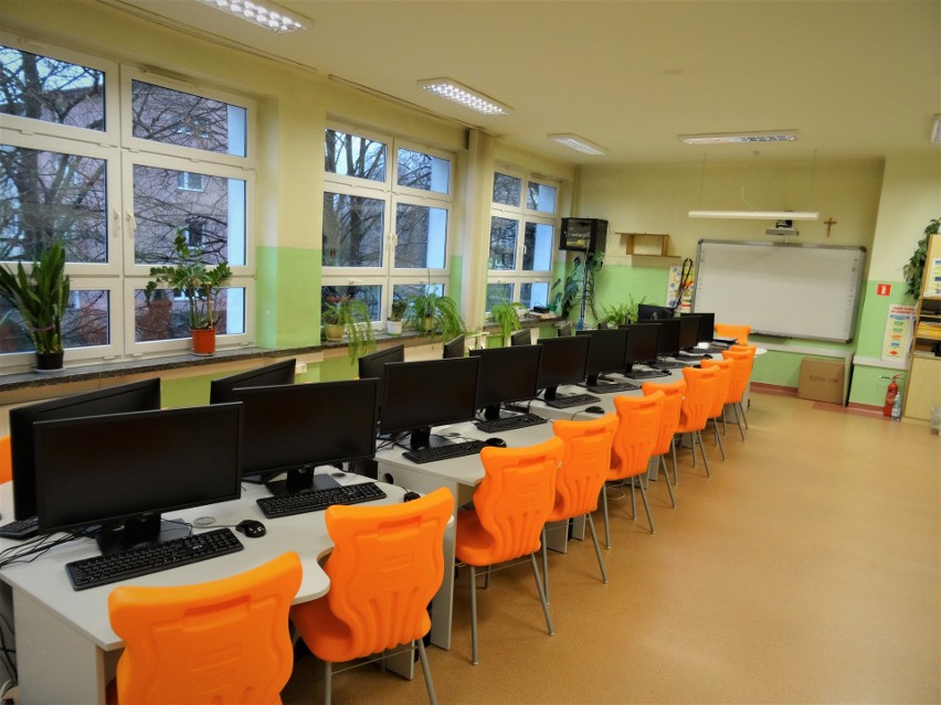 Szkoła przy Hiacyntowej bardziej „cyfrowa”. Na multimedia trafiło 300 tysięcy złotych