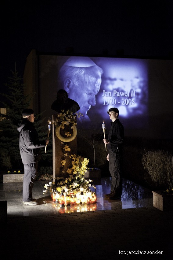 Rocznica śmierci Jana Pawła II (2.04.2011). Zdjęcia